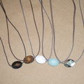 a) Pierre fine - Collier / Semi-precious stone - Necklace