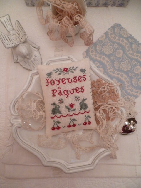NEW N°16: Joyeuses Pâques 2 Rabbits and 3 cherries