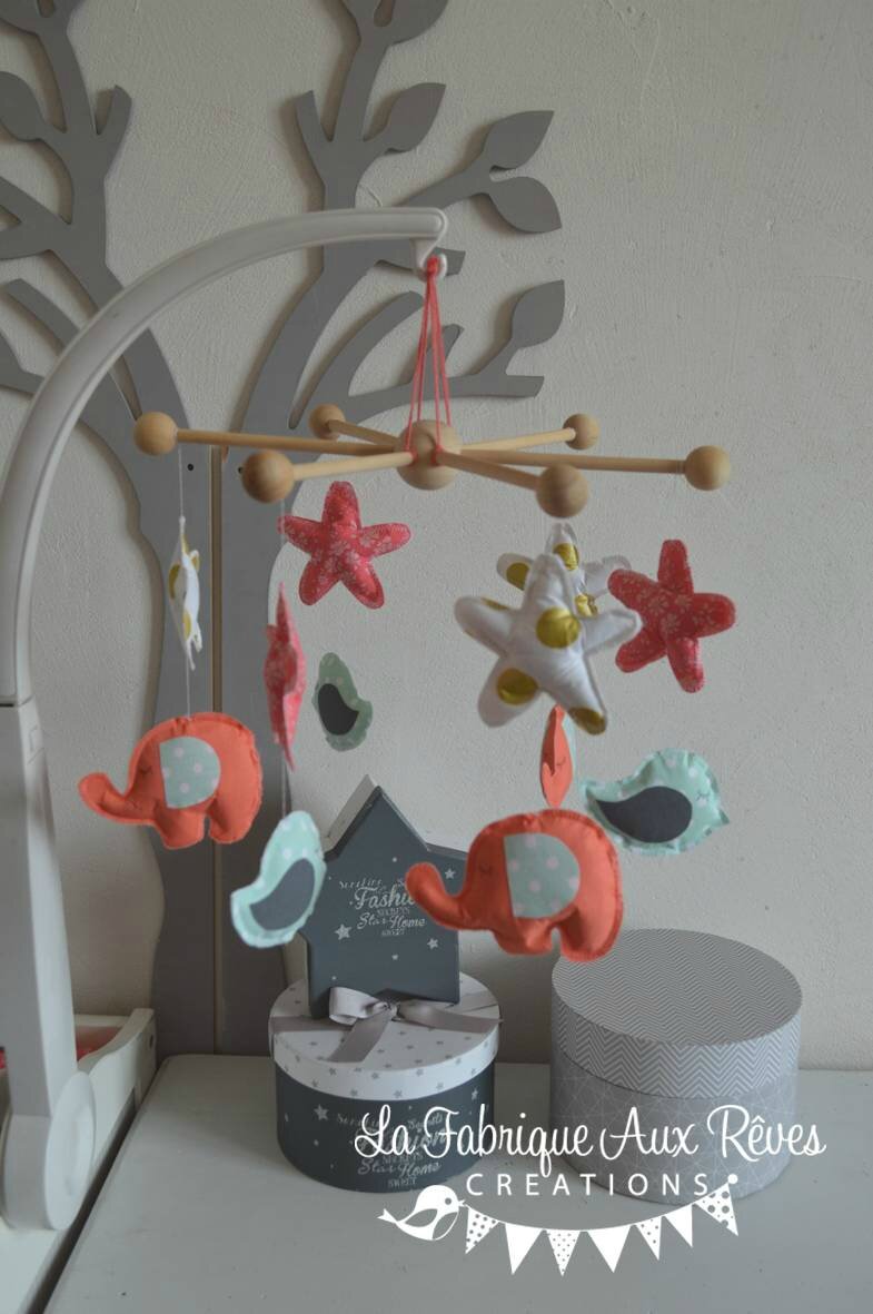 Décoration chambre bébé fille éléphant étoiles oiseaux corail ...