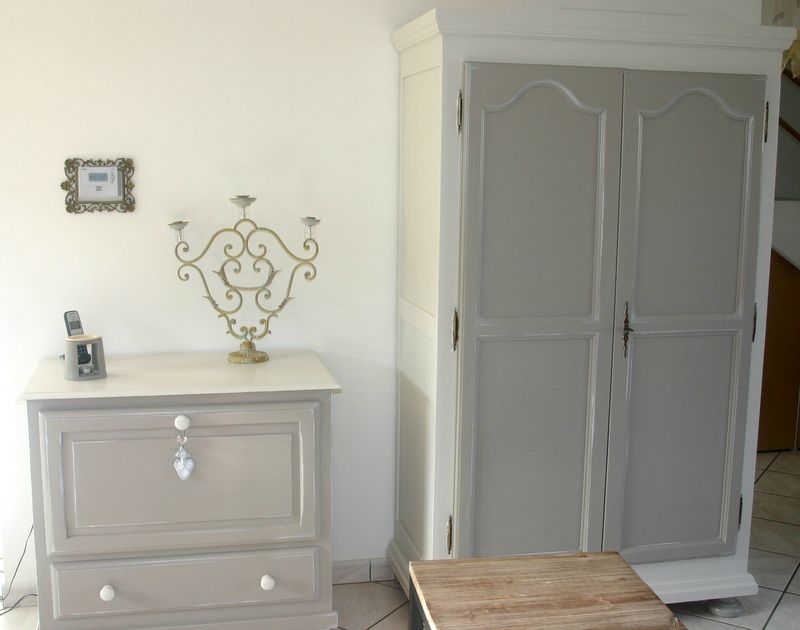 peindre armoire métallique encore des meubles relook 233 s tout un monde de savons peindre armoire métallique encore des meubles relook 233 s tout un monde de savons