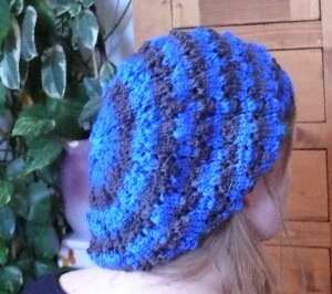 Slouch Arche bleu Océan porté
