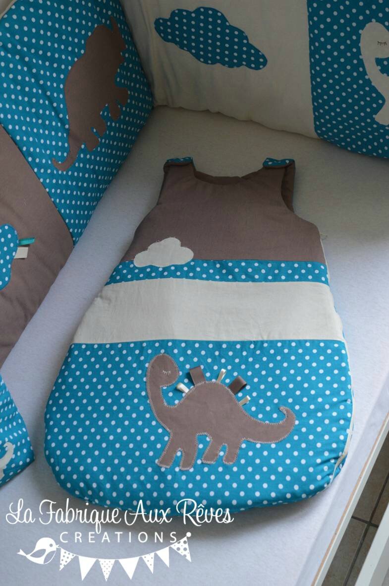 Linge lit bébé et décoration dinosaure bleu pétrole canard, beige ...