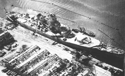 Jean Bart à Casabianca en 1943 - une seule tourelle opérationelle, duel avec le USS Massachusetts