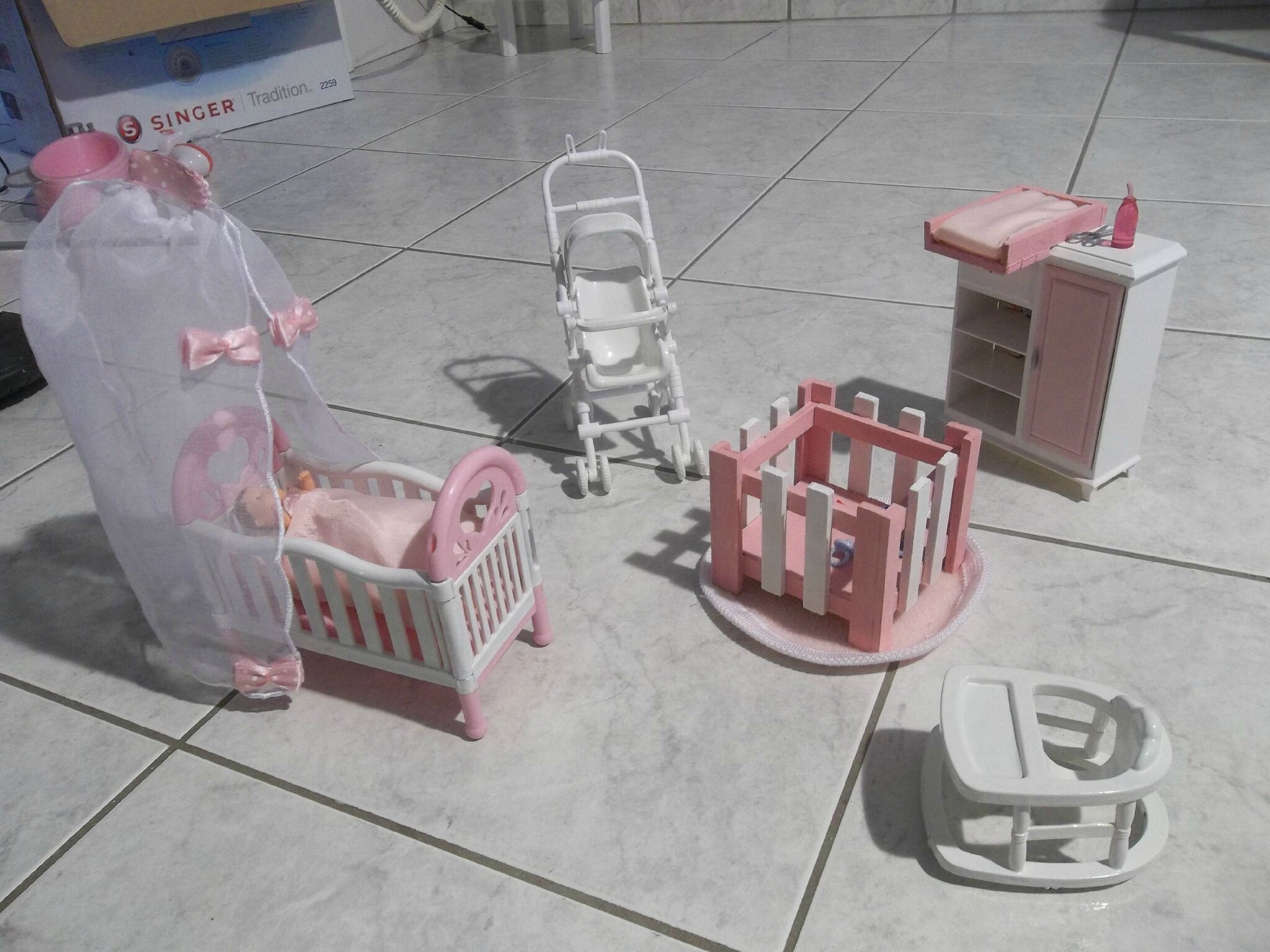 Réfection,fabrication, lumières, customisations meubles barbie, je ...