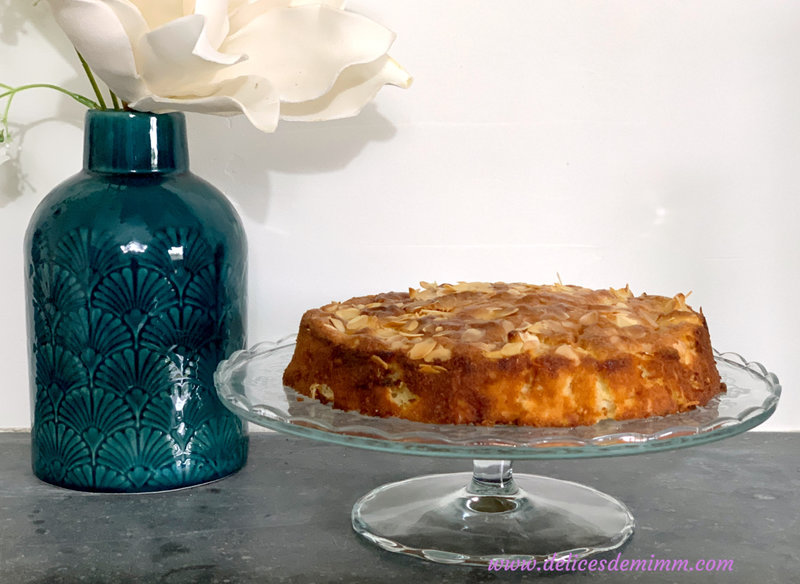 Gâteau aux pommes, rhum et amandes 2