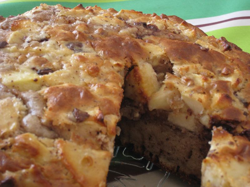 Gateau Fondant Aux Pommes Noix Et Pépites De Chocolat Au Lait Concentré Sucré Vals In The