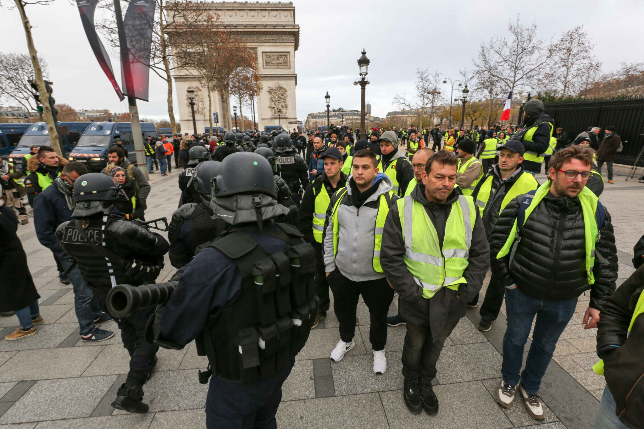 Acte 4 des Gilets jaunes à Paris : une stratégie policière payante. © Michel Stoupak. Sam 08.12.2018, 09h59m54.