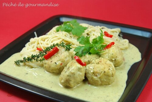 Spaghettis aux boulettes de poulet colombo