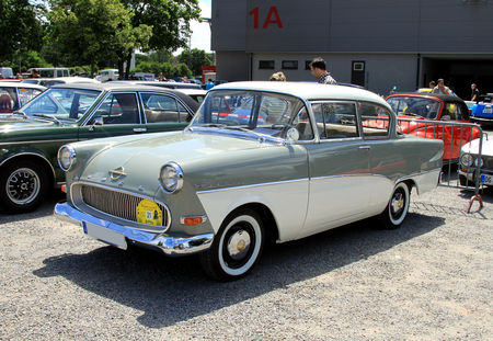 Opel_rekord_P1_de_1959__1957_1960___RegioMotoClassica_2010__01