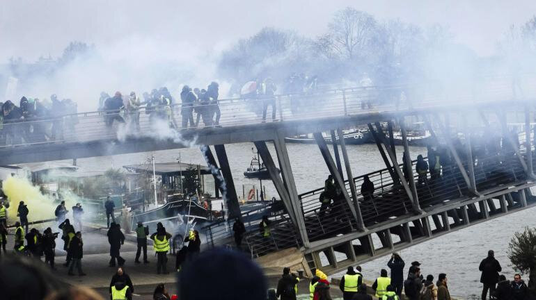 Photo-gilets-jaunes-pont-léonard-Sendor