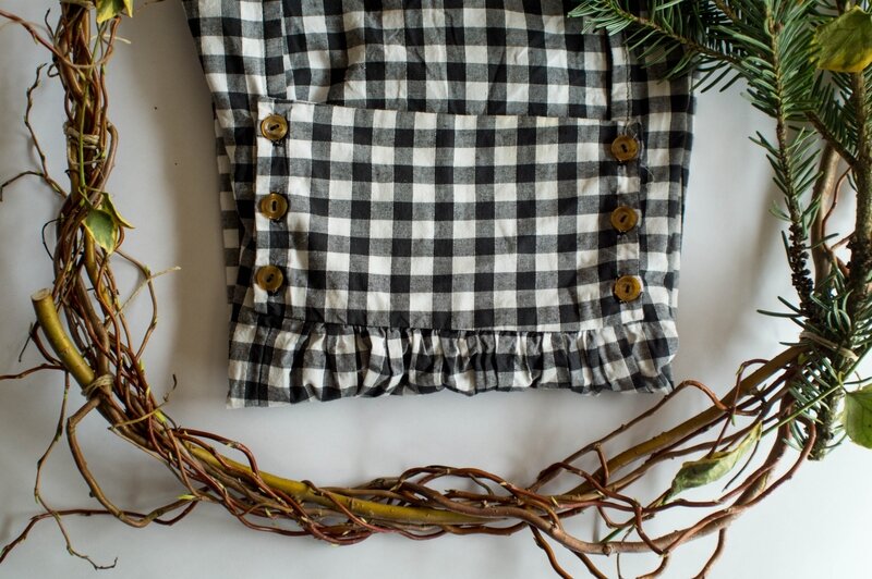une blouse pour Mina extraite du livre de patrons Minabulle une blouse pour Mina extraite du livre de patrons Minabulle