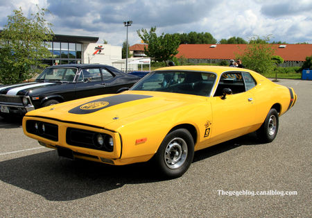Dodge_charger_super_bee_coupe_de_1971__Alsace_Auto_Retro_Bartenheim_2011__01