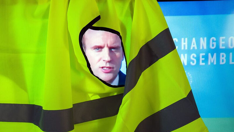 870x489_giletsjaunesmacron