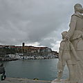 Statue et pêcheur, Gétaria (Espagne)
