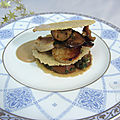 Millefeuille boudin blanc et cèpes, sauce au foie gras