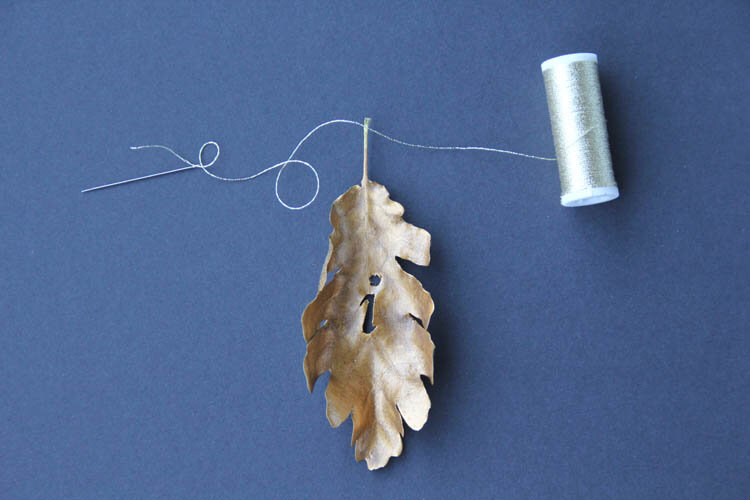 DIY_fall_in_love_leaves_garland_step_9