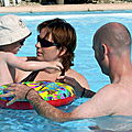 Juillet 2011:Je m'amuse à la piscine avec Papa et maman