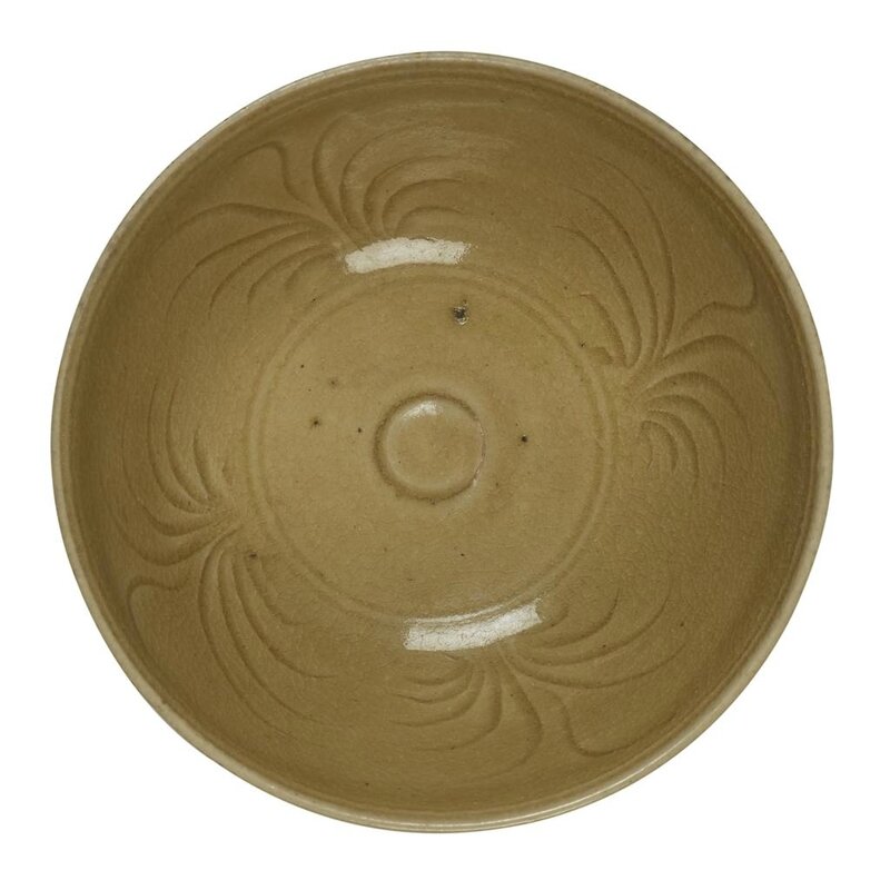 A Vietnamese olive-yellow glaze bowl, 14th-15th century