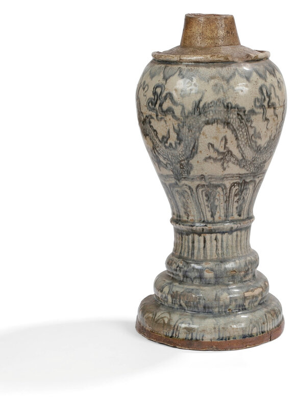 Vase balustre en grès émaillé bleu, Vietnam, XVIe siècle