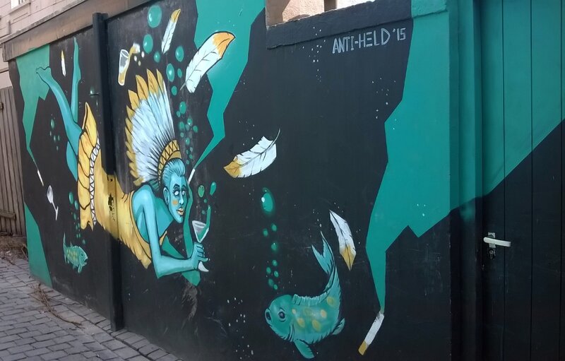 une-indienne-à-la-mer-street-art-Breda
