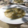 Soupe crémeuse aux oignons caramélisés (Je mijote)