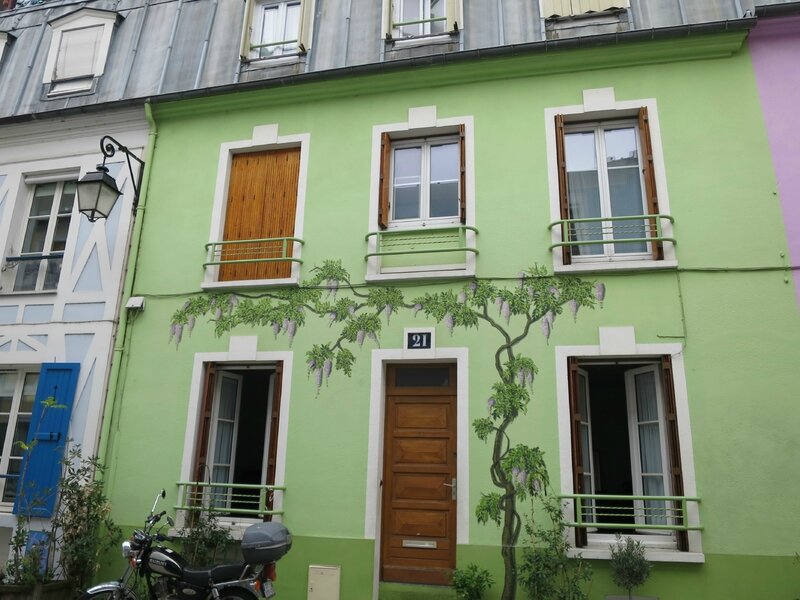 Paris façade 3