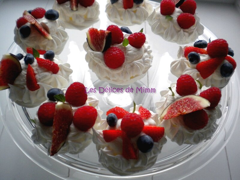 Mini-pavlovas aux fruits rouges, chantilly au Limoncello 1