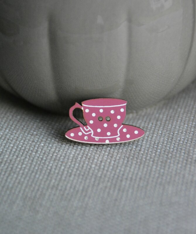 tasse et sous tasse rose