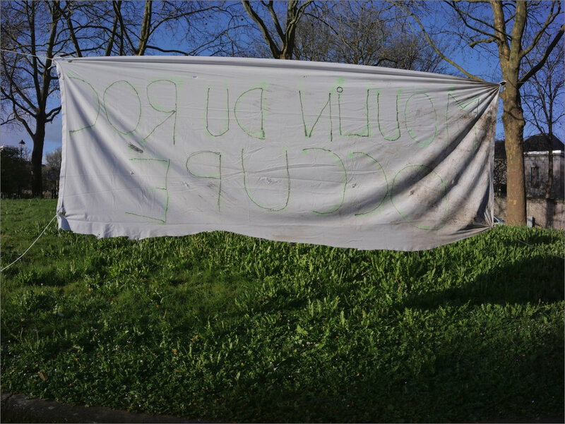 COVID artistes banderole envers 032021