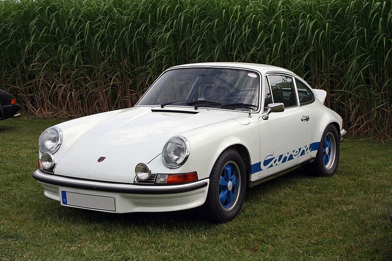 800px-Porsche_911_Carrera_RS_front_left Abehn