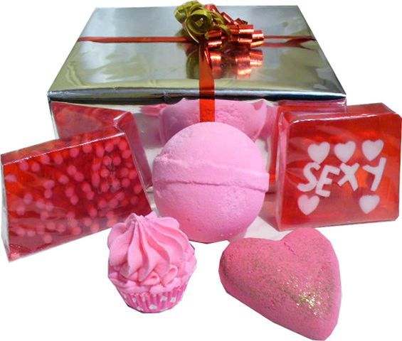Coffret Cadeau Saint Valentin - L'Accro du Bain: Gâteaux Effervescents,  Boule de Bain, Tinti, Corbeille, Coffret et Ballotin de Bain, Canard en  plastique