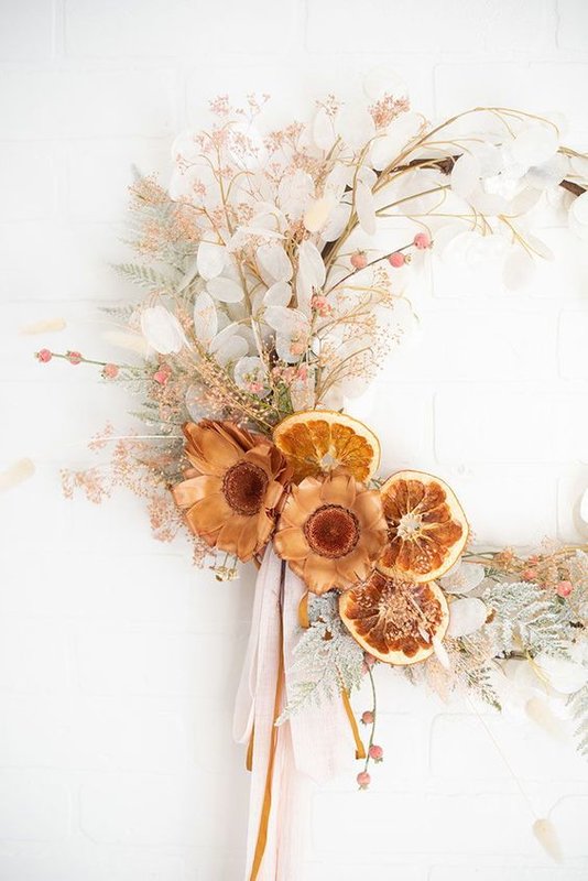 dried_orange_flowers_wreath