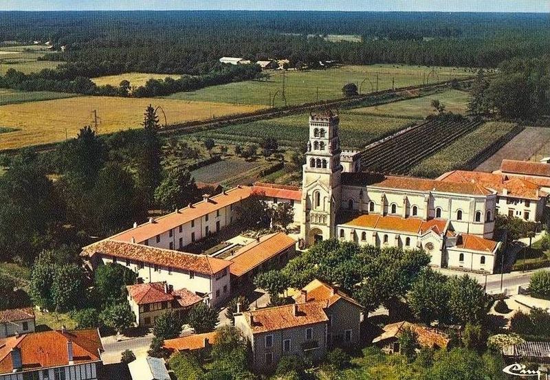 Notre Dame de Buglose - Photo de Eglises et Sanctuaires du Sud Ouest II -  images saintes