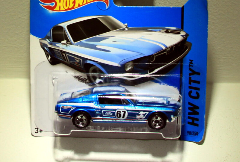 Ford mustang custom de 1967 (Hotwheels 2014)