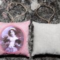coussin rétro rose
