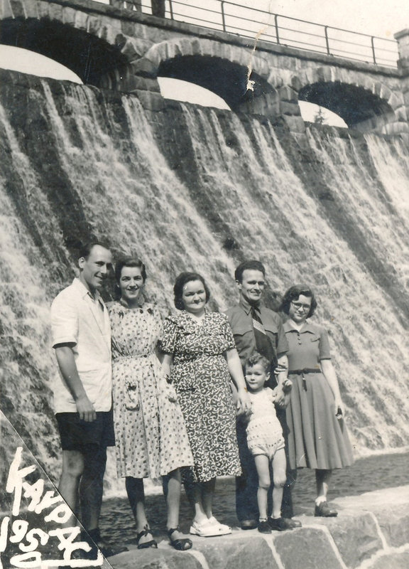 Léon, Alcidie, Jojo et Jeanne à Karpacz (Pologne) en 1950
