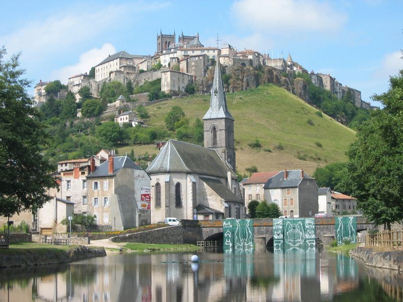 SAINTFLOUR (15Cantal) CAMPINGCAR EN FRANCE