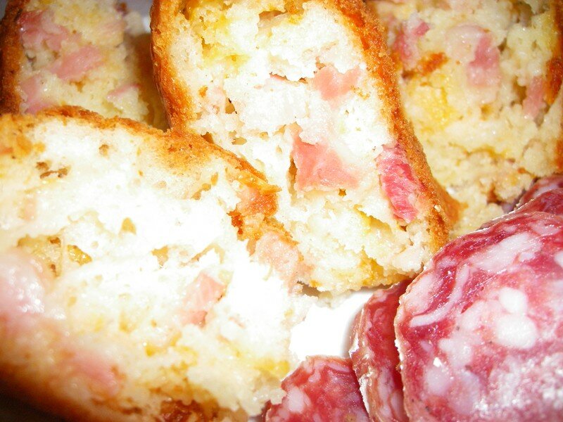 Cake mimolettejambonlardons Le Chaudron Gourmand