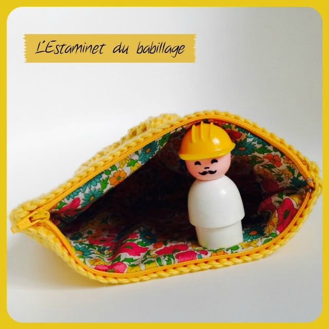 TROUSSE MOTIF ETOILE 3