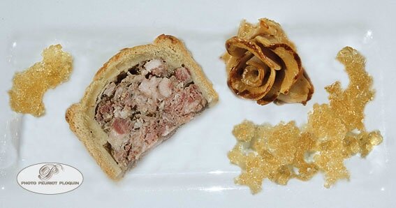 PATE_EN_CROUTE_de_Jacques_et_Francoise_Bonnefous_charcutiers_a_Lauzerte