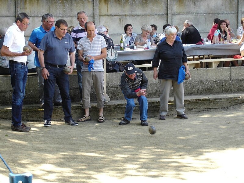 2014-07-14-repas et boule de fort-amicale laïque (20)