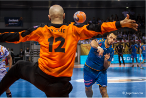 Obrad opposé à J Fernandez Source Fenix HB