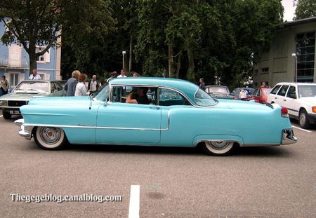 Cadillac coupé de ville avec continental kit de 1955 (Tako Folies Cernay 2011) 02