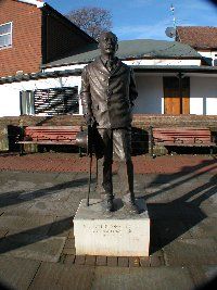 Conan_Doyle_statue