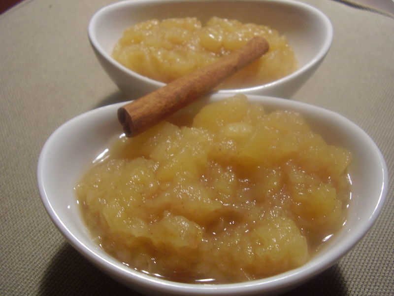 Compotee De Pommes Au Cidre Et A La Cannelle Ma Cuisine Mes Livres Et Moi