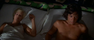 Nina (Mimsy Farmer) et Roberto (Michael Brandon) peu rassuré