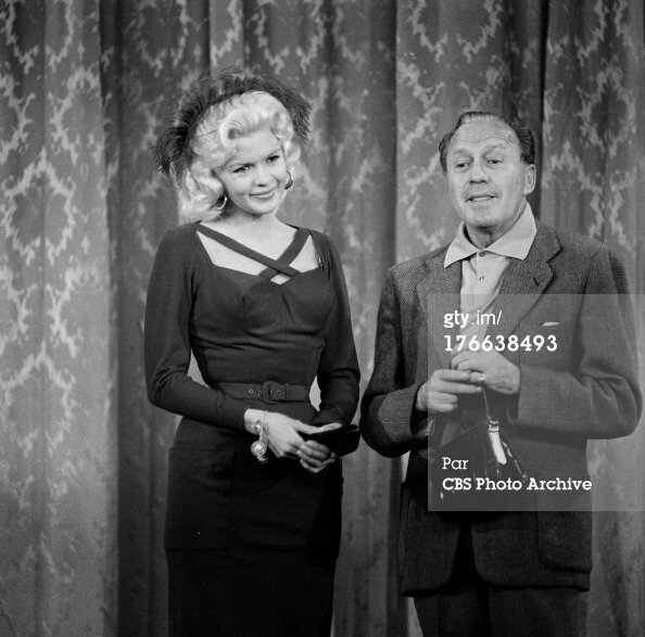 jayne-1956-12-30-TV_show-cbs-with_jack_benny-2