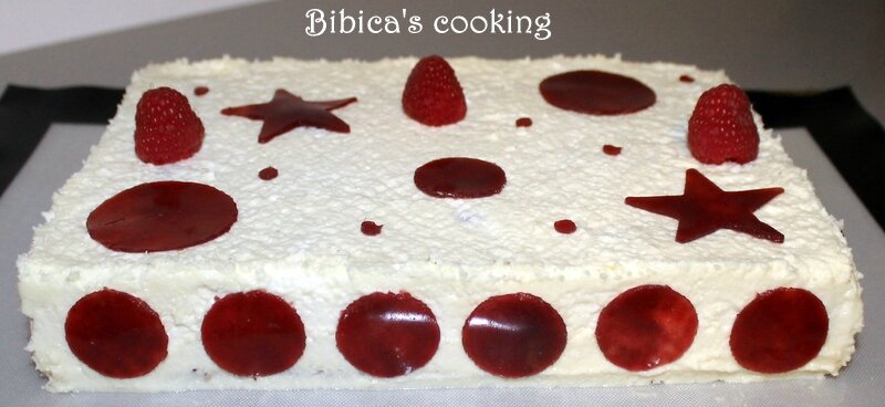 Bavarois Au Chocolat Blanc Framboises Et Dacquoise A La Noisette