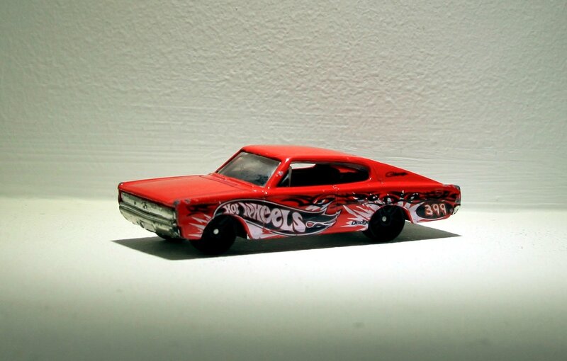 Dodge charger de 1967 (Hotwheels 2004)