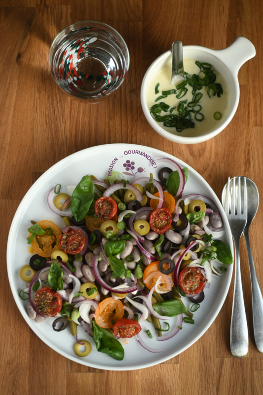 Salade aux deux haricots, deux tomates, deux olives & deux oignons_1